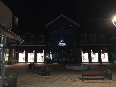 adidas bataviastad